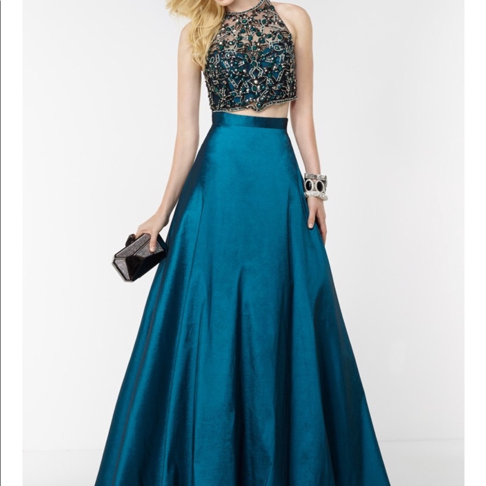 | CLOSET CLEANOUT| Alyce Paris Prom dress